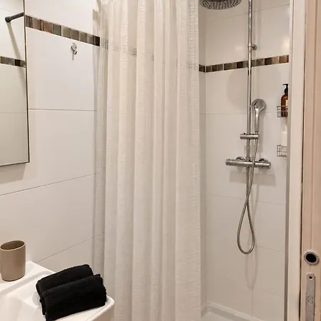 Maisonnette Confort Et Charme Avec Terrasse 20 Min De Paris Proche Gagny